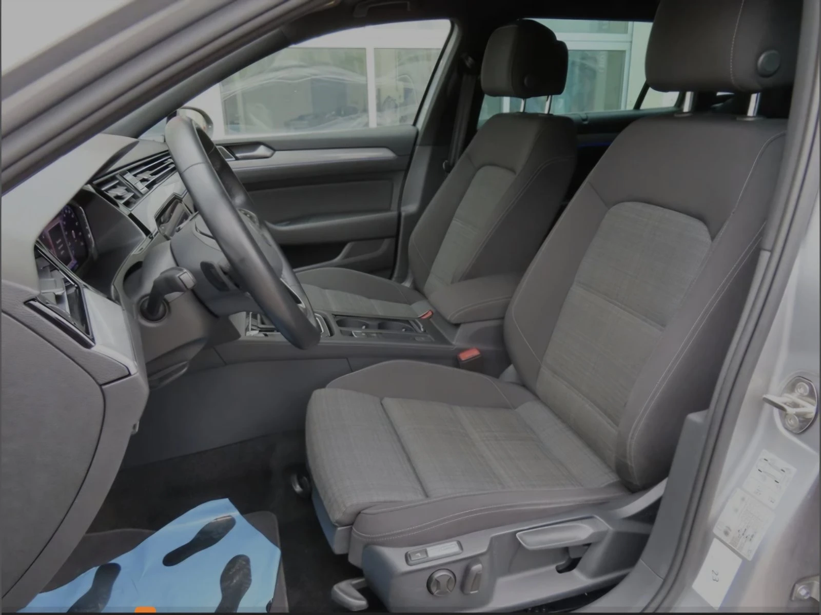 VW Passat 2.0 TDI, снимка 5 - Автомобили и джипове - 56279240