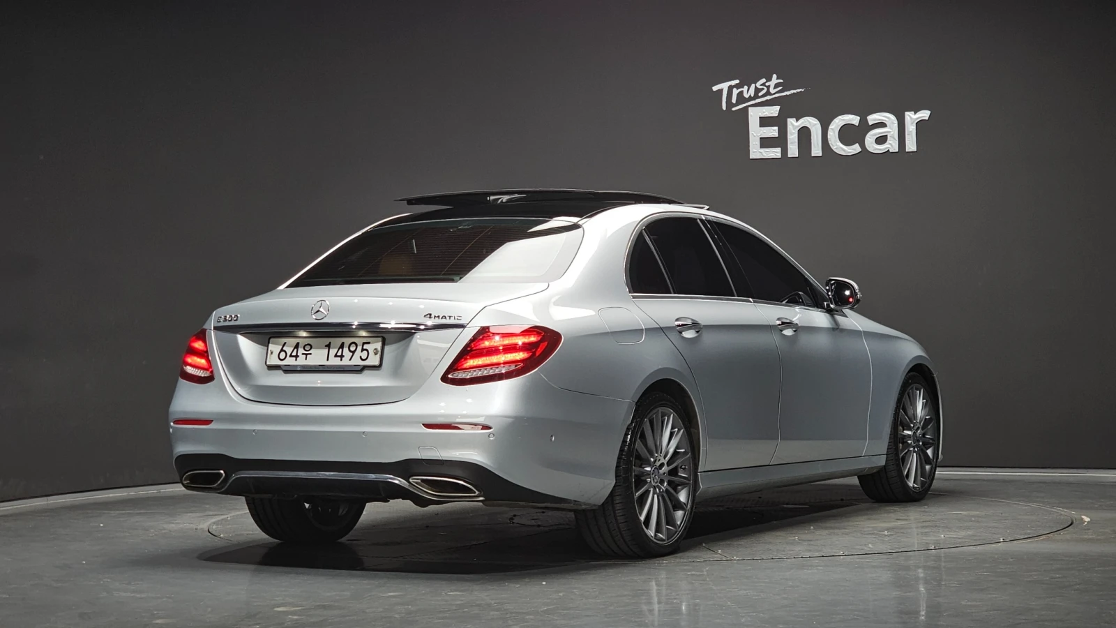 Mercedes-Benz E 300 E300 4MATIC AMG Line | 360  ������ | HUD | Memory | Mobile.bg � ����������� 2