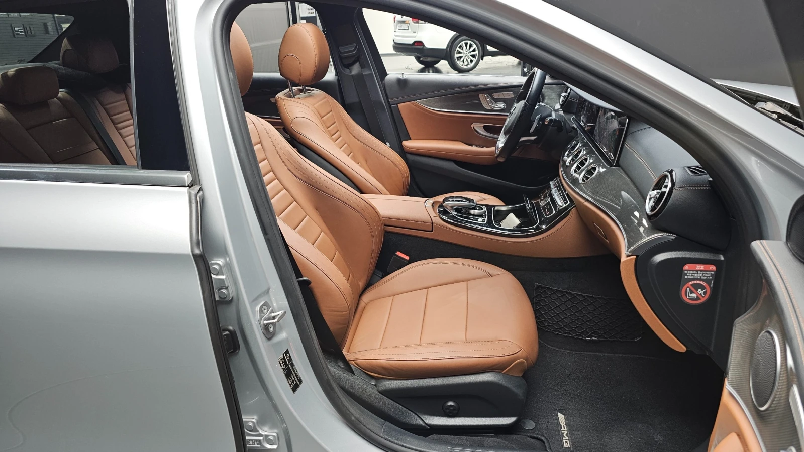 Mercedes-Benz E 300 E300 4MATIC AMG Line | 360  ������ | HUD | Memory | Mobile.bg � ����������� 9