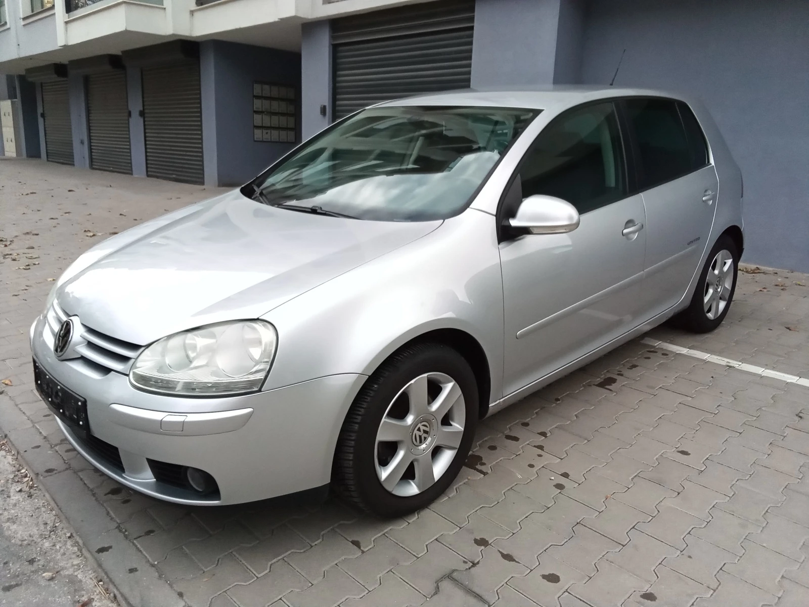 VW Golf 1.6i-102kc.