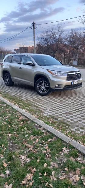 Toyota Highlander LE FWD , снимка 1