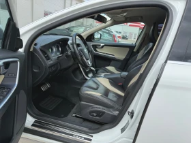 Volvo XC60 R Design* D5* 215Hp* 4x4* Xenon* Automat* Navi* , снимка 8