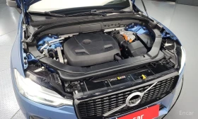 Volvo XC60 HYBRID* R* DESIGN* ХЕДЪП* 360КАМЕРА* LANE* ASSIST*, снимка 17