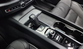 Volvo XC60 HYBRID* R* DESIGN* ХЕДЪП* 360КАМЕРА* LANE* ASSIST*, снимка 11