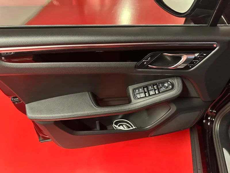 Porsche Macan, снимка 7 - Автомобили и джипове - 52340095