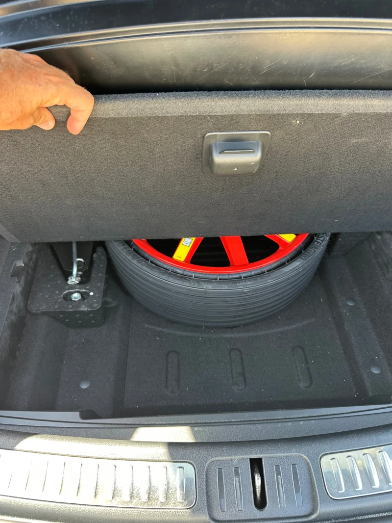 Porsche Macan, снимка 9 - Автомобили и джипове - 52340095