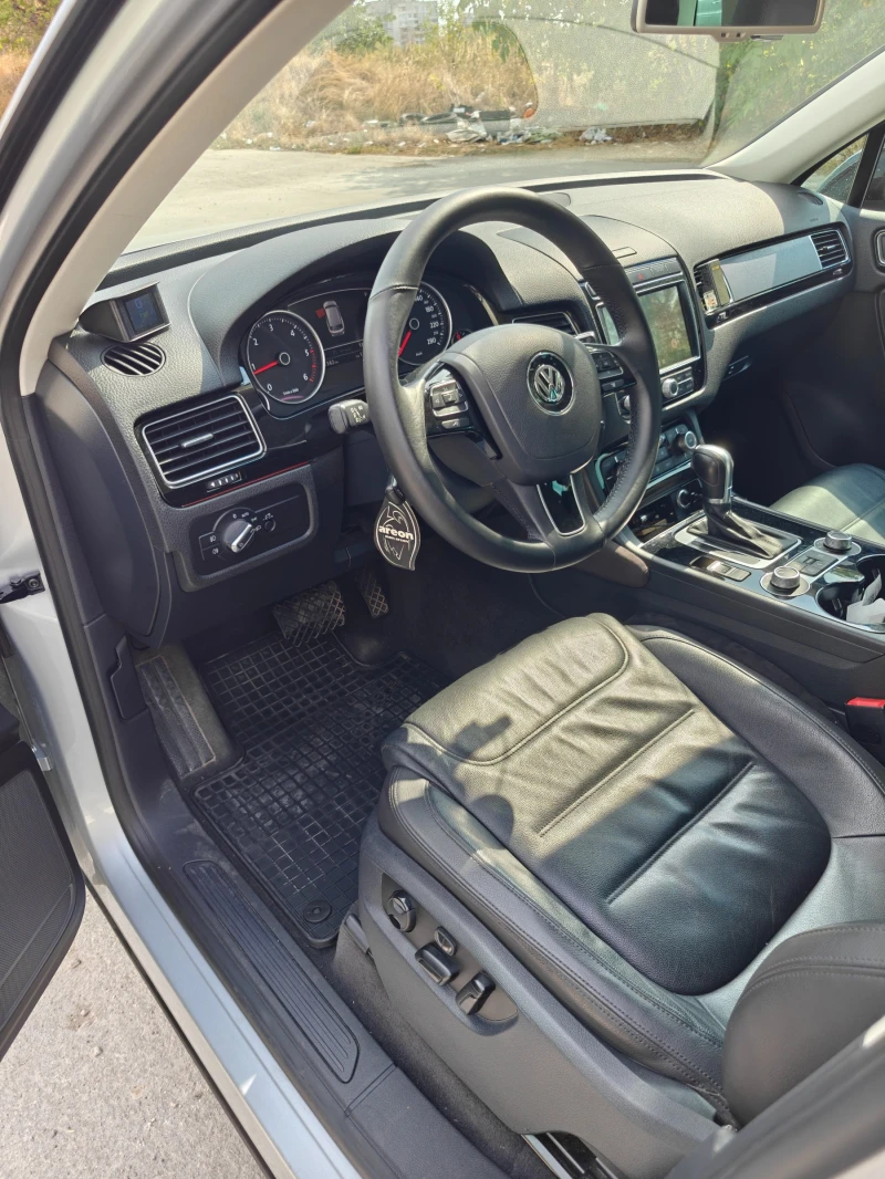 VW Touareg 3.0TDI V6 + ОПИСАНИЕ, снимка 7 - Автомобили и джипове - 53124430