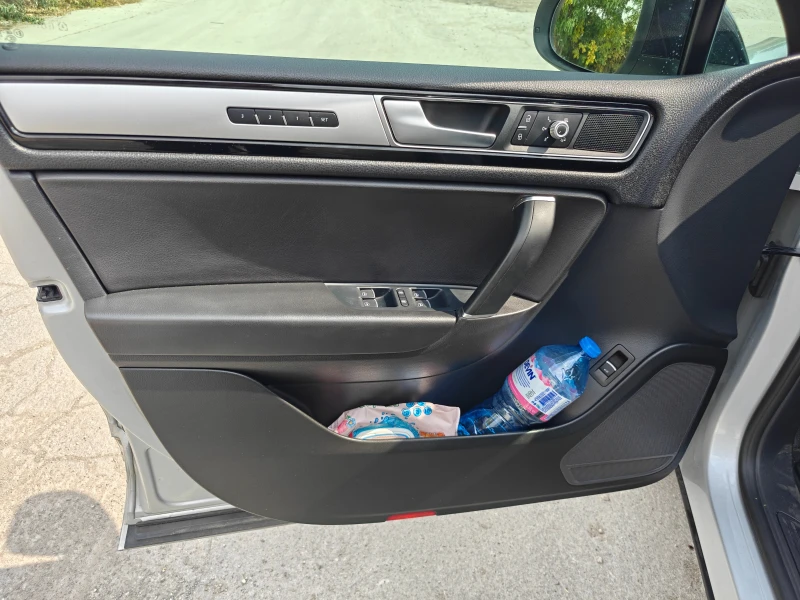 VW Touareg 3.0TDI V6 + ОПИСАНИЕ, снимка 13 - Автомобили и джипове - 53124430