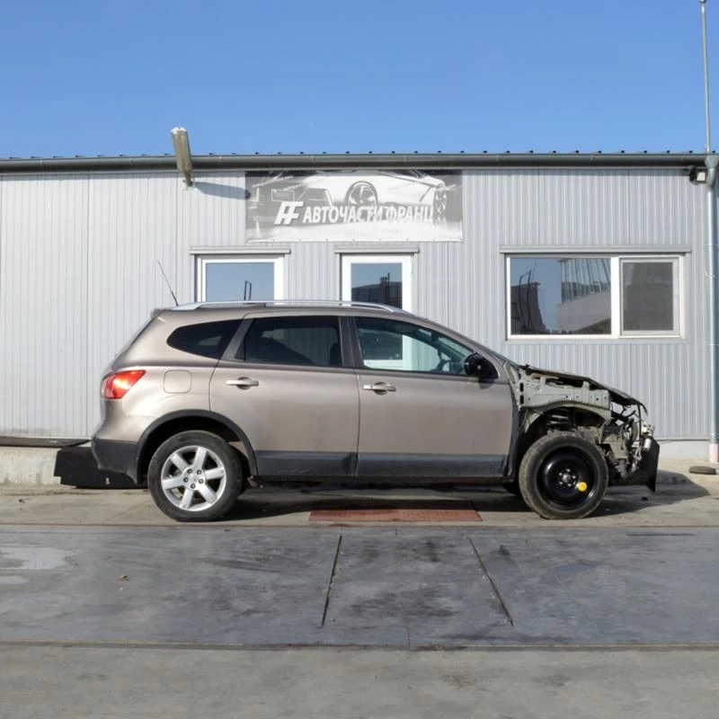 Nissan Qashqai 2.0 DCI, снимка 2 - Автомобили и джипове - 34705198