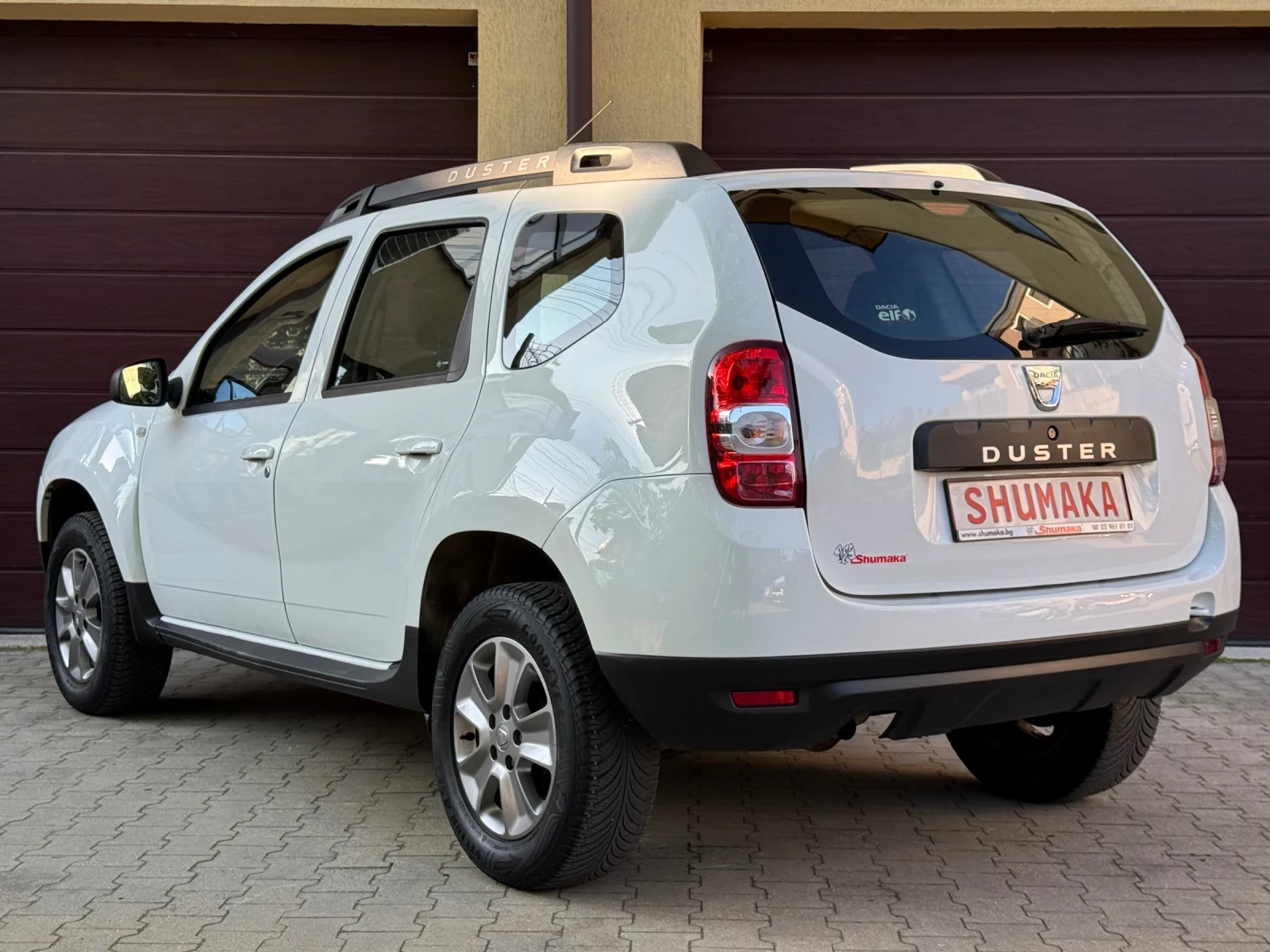 Dacia Duster 1.6i-16V 4X4 Пълна Сервизна История! - изображение 4