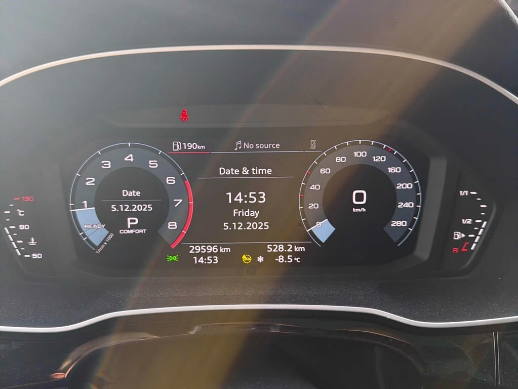 Audi Q3 2022 Komfort * CARFAX * БЕЗ ПЪРВОНАЧАЛНА ВНОСКА - изображение 8