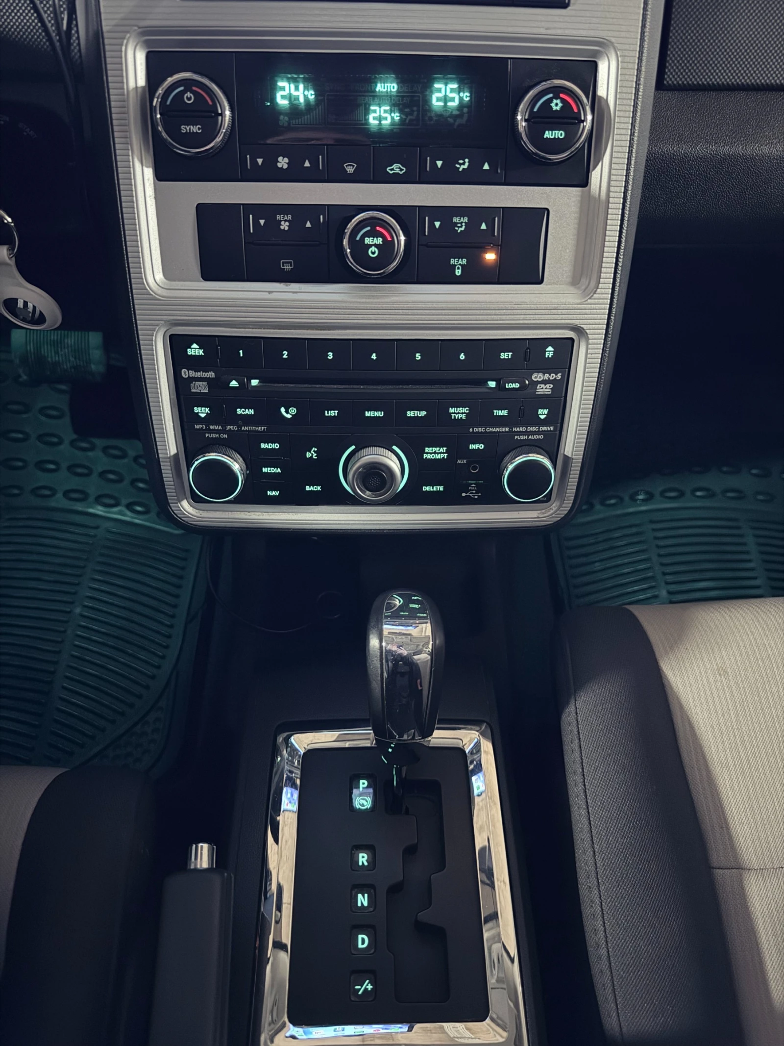 Dodge Journey, снимка 13 - Автомобили и джипове - 53740540