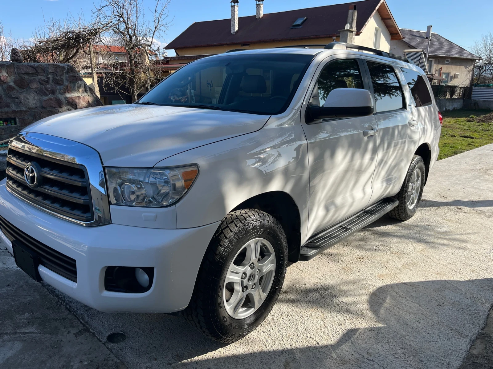 Toyota Sequoia 5.7 v8 4x4, снимка 3 - Автомобили и джипове - 53863912