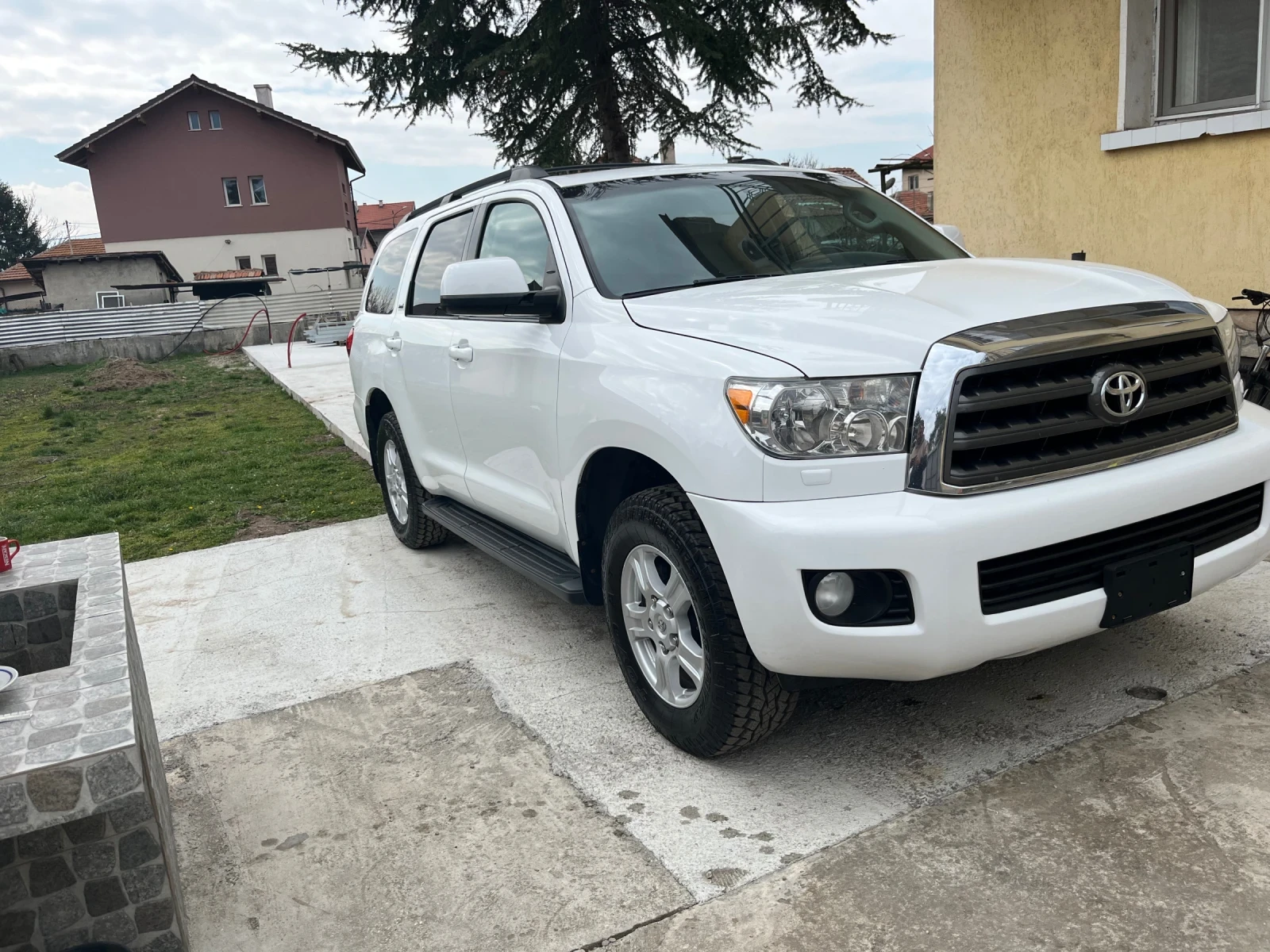 Toyota Sequoia 5.7 v8 4x4, снимка 8 - Автомобили и джипове - 53863912