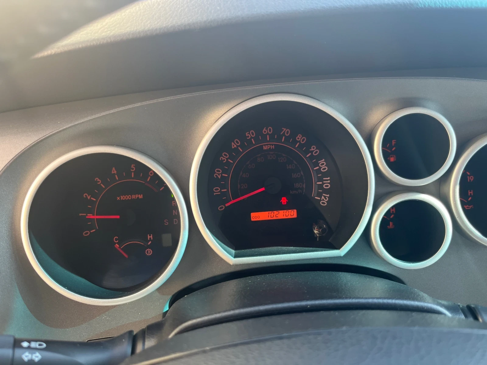 Toyota Sequoia 5.7 v8 4x4, снимка 13 - Автомобили и джипове - 53863912