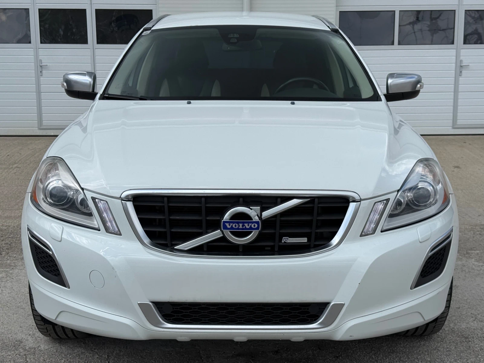 Volvo XC60 R Design* D5* 215Hp* 4x4* Xenon* Automat* Navi* 