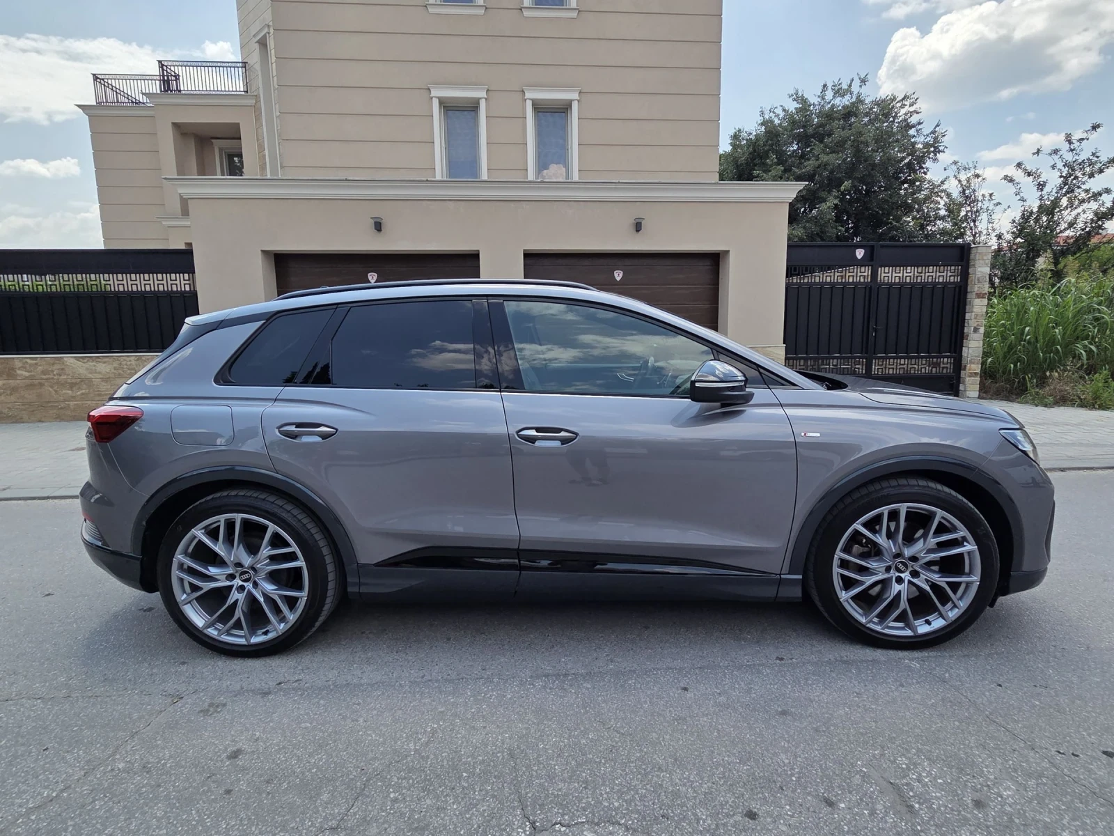 Audi Q4 50 E-Tron Quattro , снимка 2 - Автомобили и джипове - 55114686
