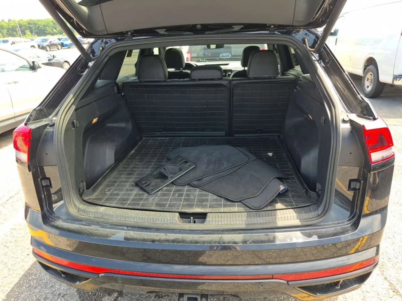 VW Atlas * HIGHLINE * CARFAX * , снимка 13 - Автомобили и джипове - 55582691