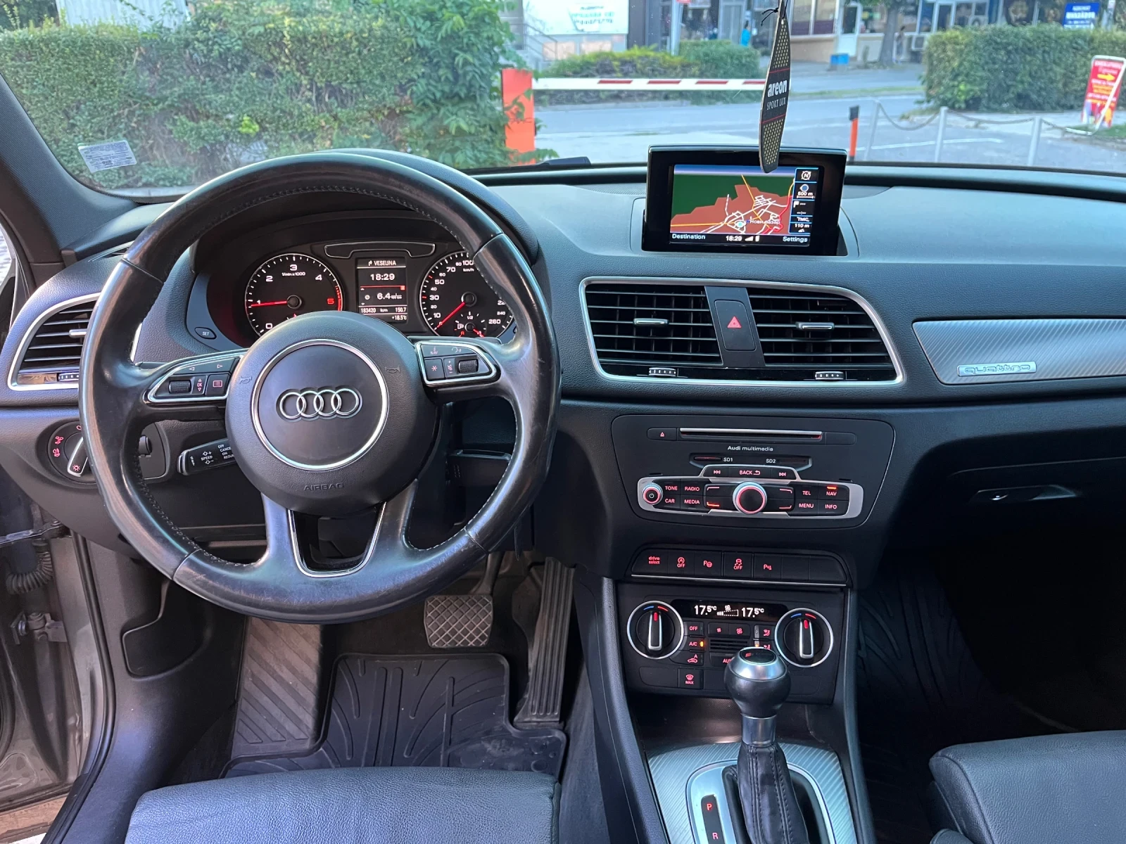 Audi Q3 2.0TDI 3xS LINE , снимка 8 - Автомобили и джипове - 56167873