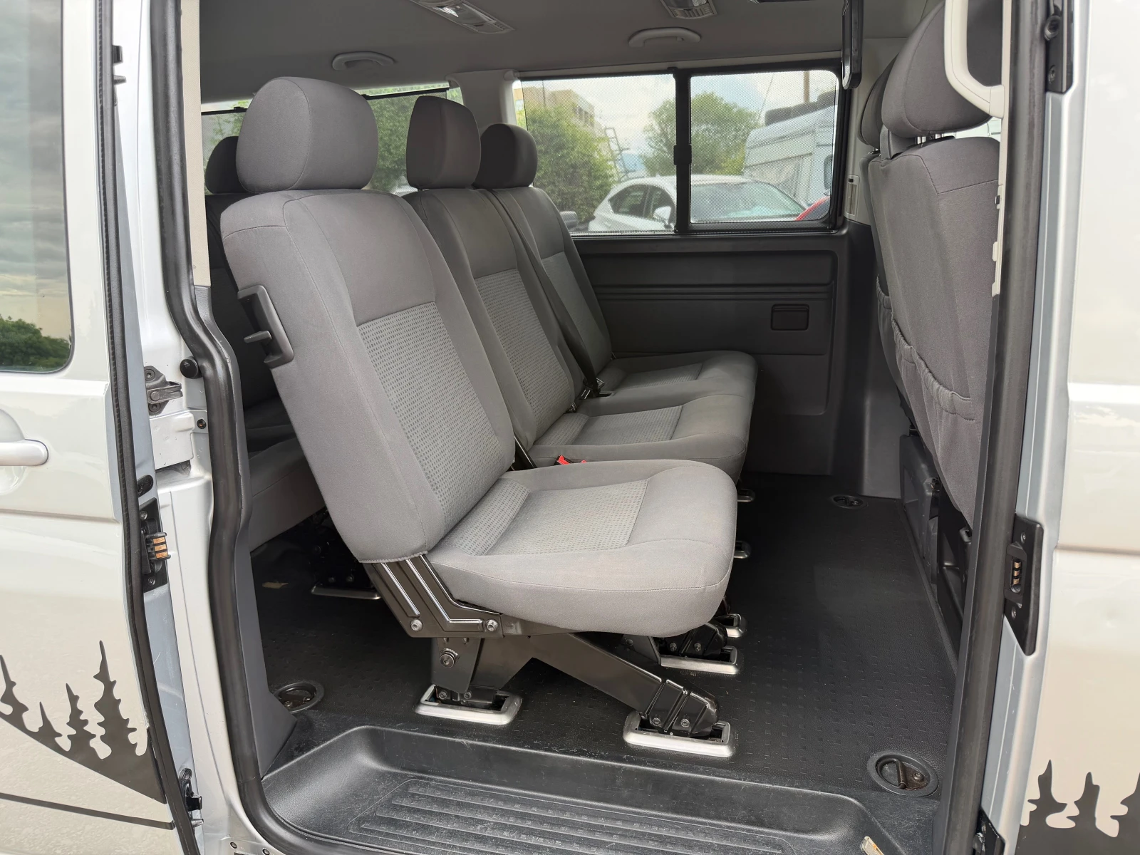 VW T5 2.5TDi, 9местен, дълга база, снимка 10 - Бусове и автобуси - 54579260