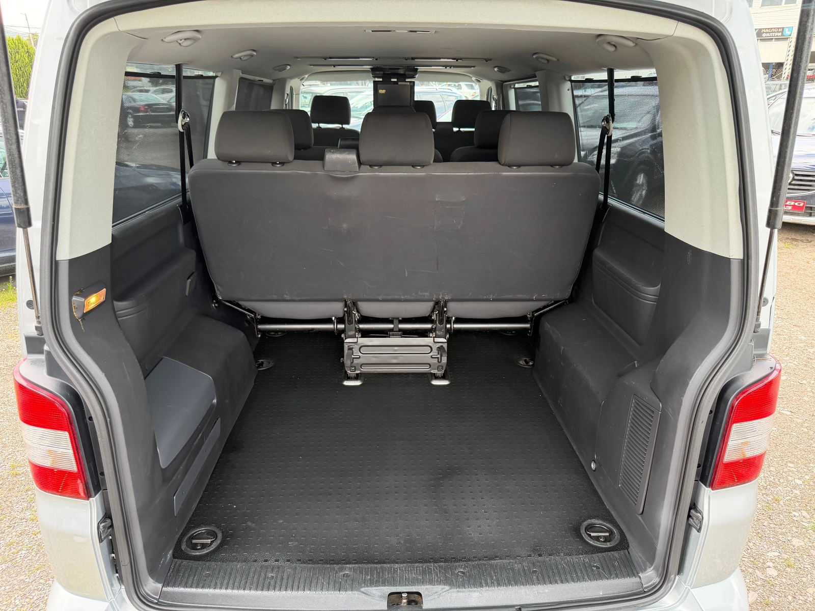 VW T5 2.5TDi, 9местен, дълга база, снимка 13 - Бусове и автобуси - 54579260