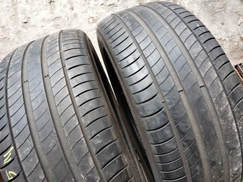 Гуми Летни 245/45R18, снимка 2 - Гуми и джанти - 36791171