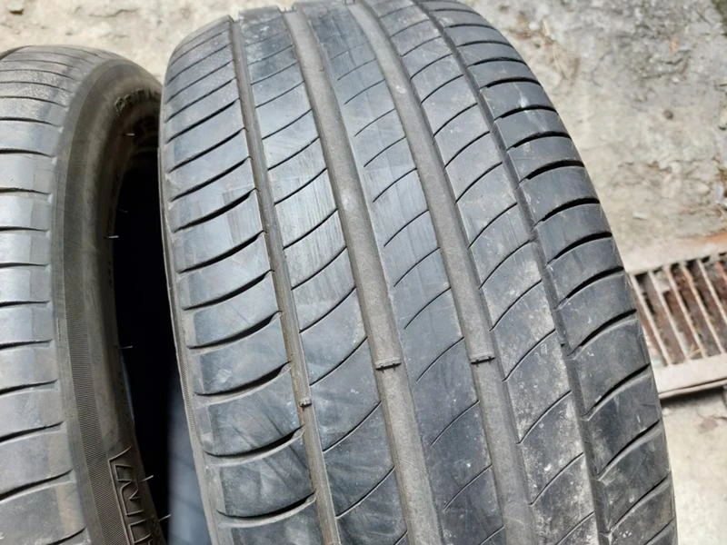 Гуми Летни 245/45R18, снимка 4 - Гуми и джанти - 36791171