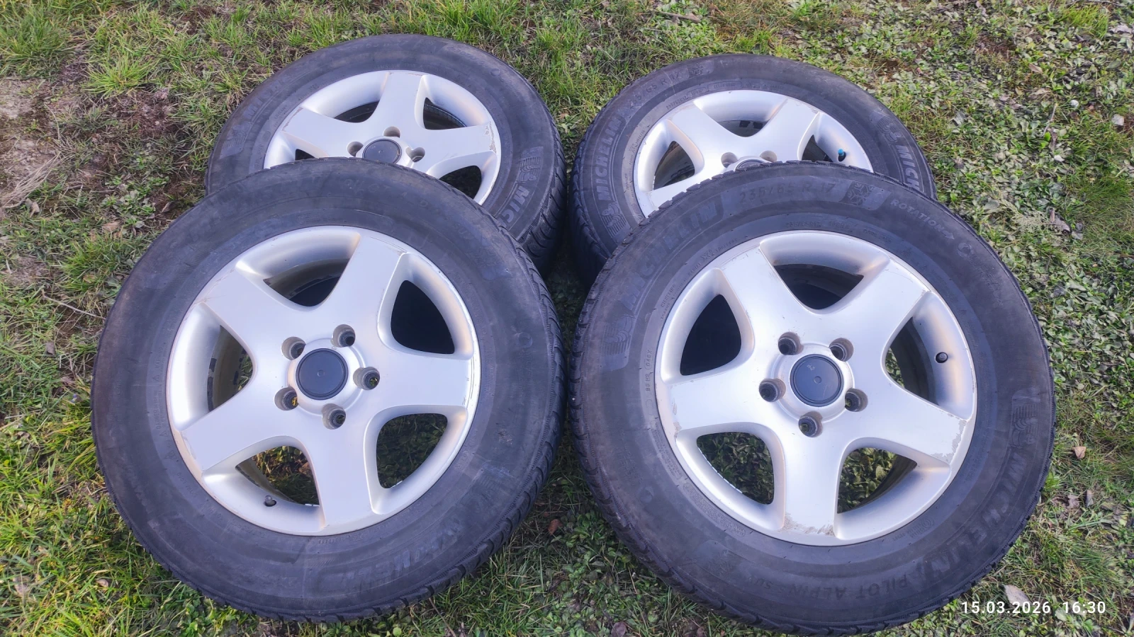 Гуми с джанти Michelin 235/65R17, снимка 2 - Гуми и джанти - 54970130