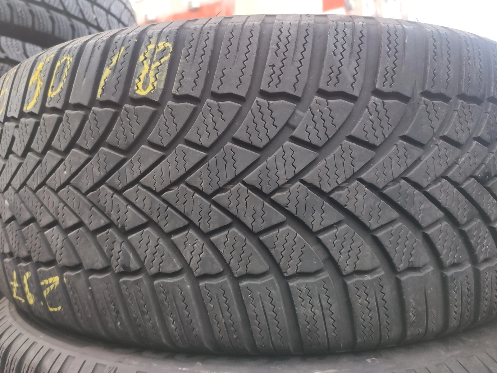 Гуми Зимни 225/50R18