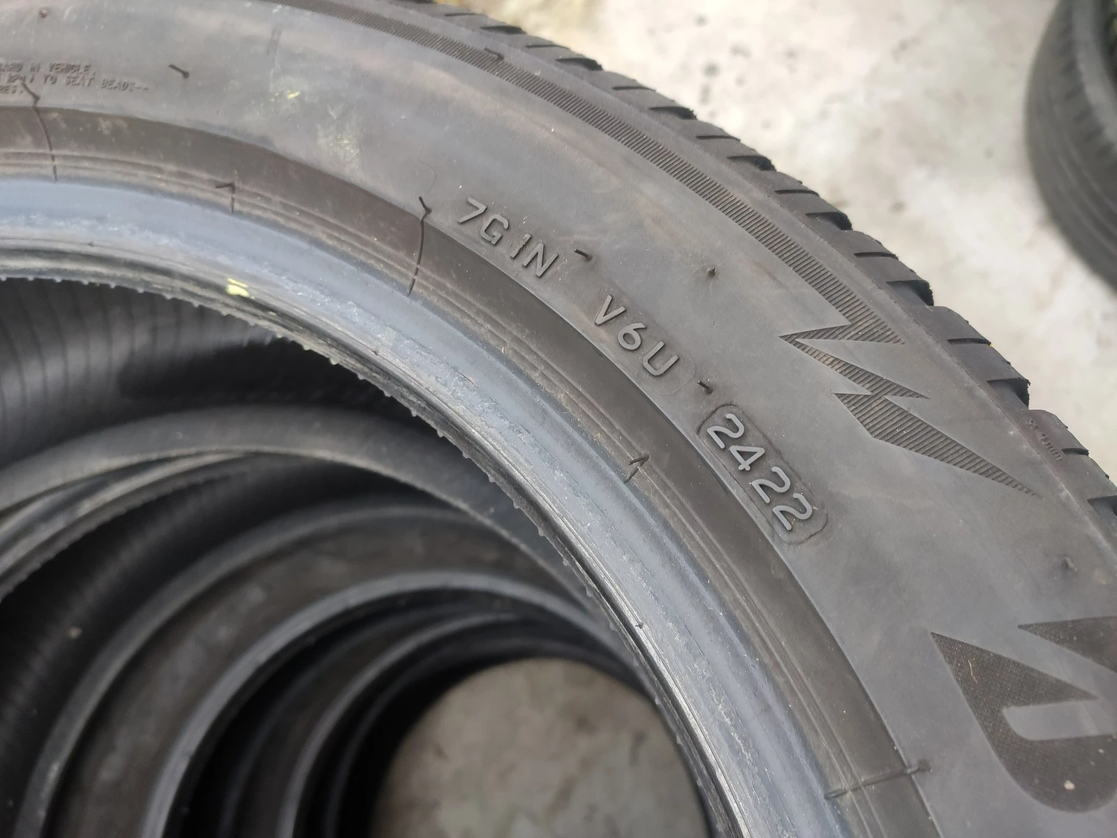 Гуми Зимни 225/50R18, снимка 7 - Гуми и джанти - 56725879