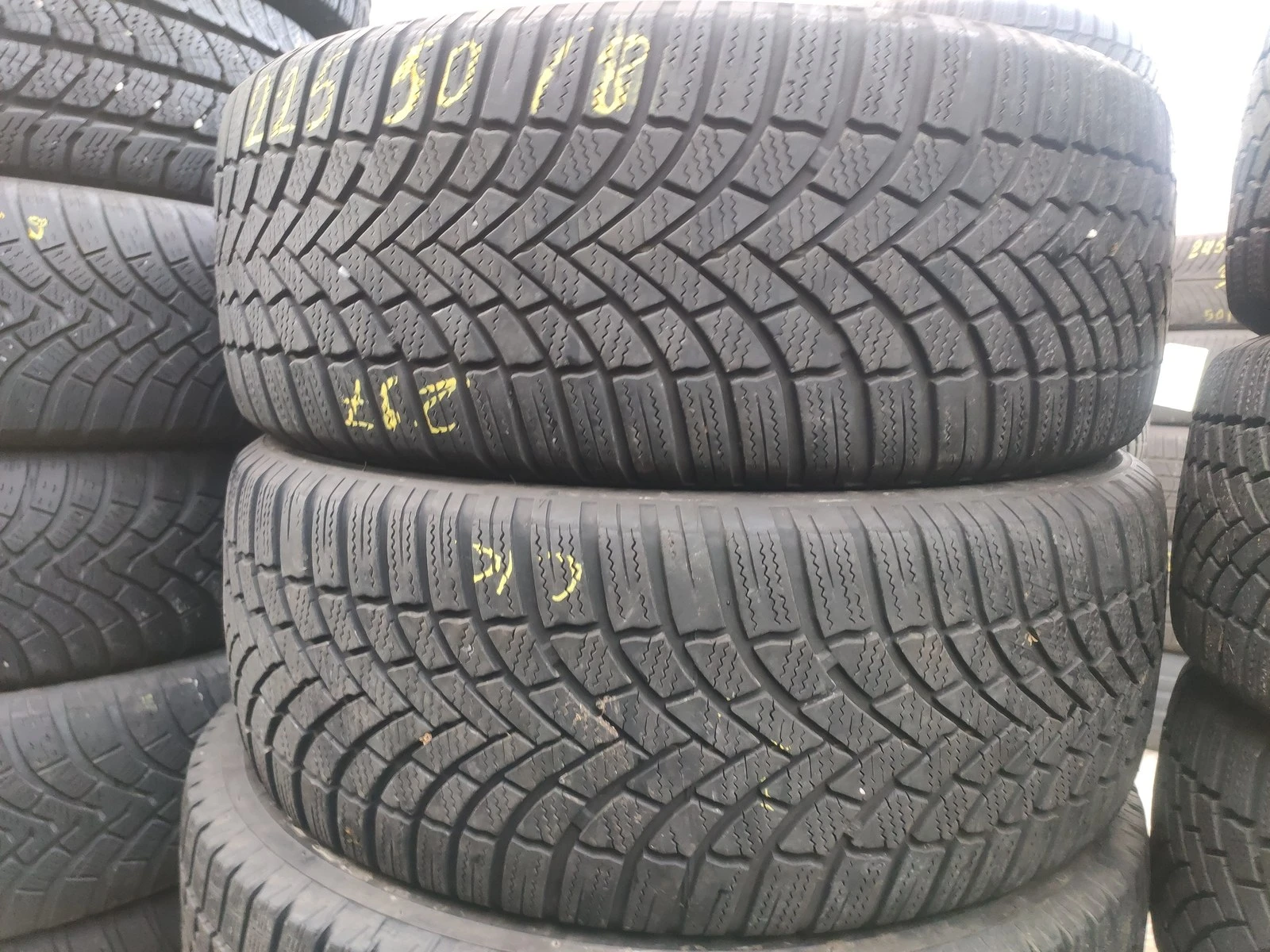 Гуми Зимни 225/50R18, снимка 3 - Гуми и джанти - 56725879