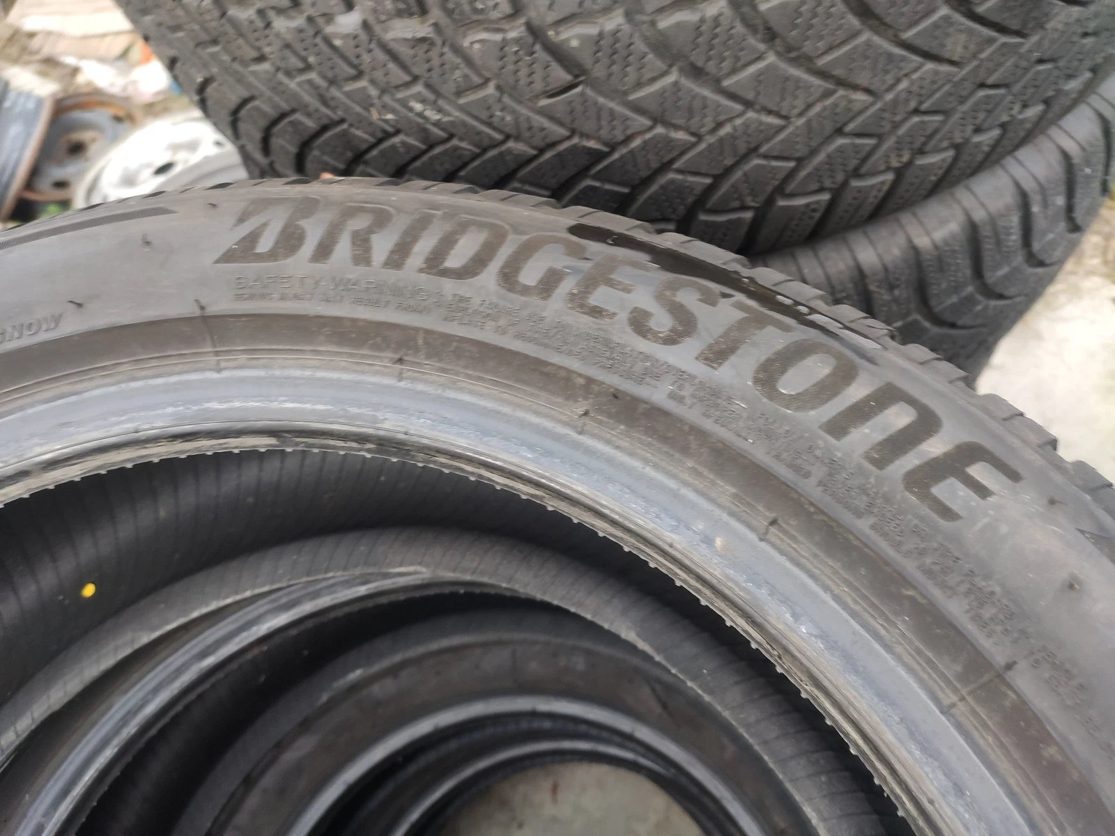 Гуми Зимни 225/50R18, снимка 8 - Гуми и джанти - 56725879