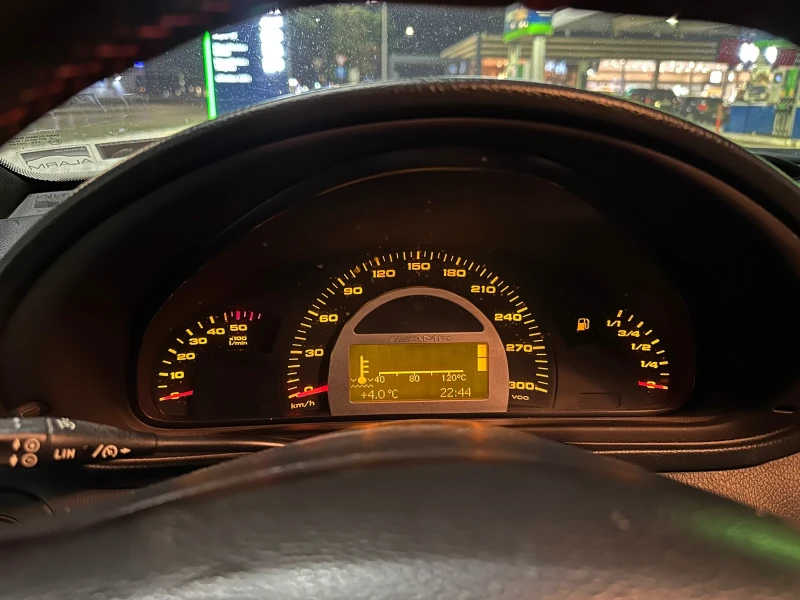 Mercedes-Benz C 30 AMG, снимка 13 - Автомобили и джипове - 48236316