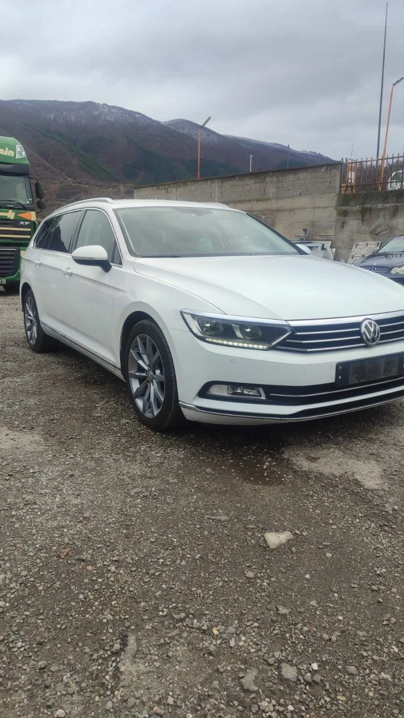 VW Passat Б8 Дигитално табло 2.0 150 к.с., снимка 1 - Автомобили и джипове - 48476456