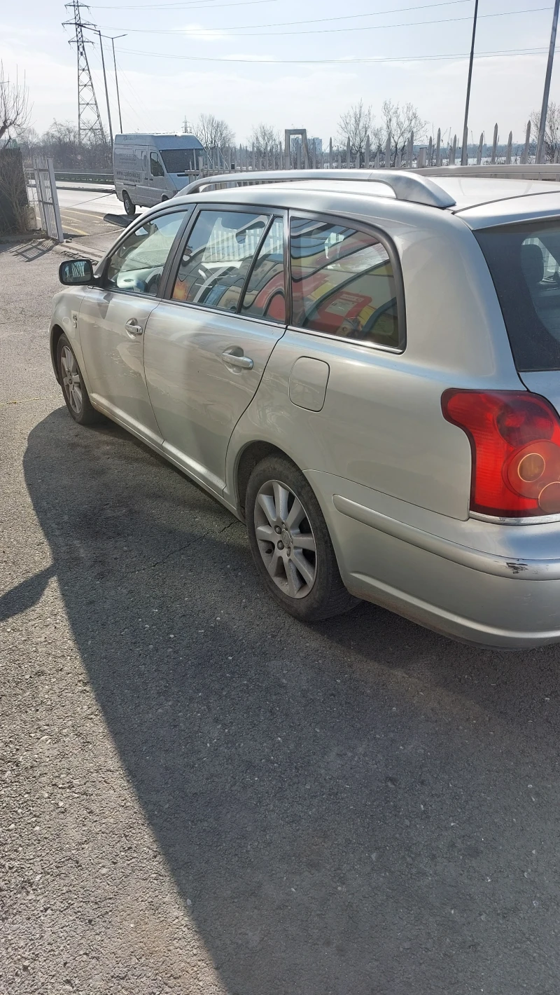 Toyota Avensis, снимка 4 - Автомобили и джипове - 49096414