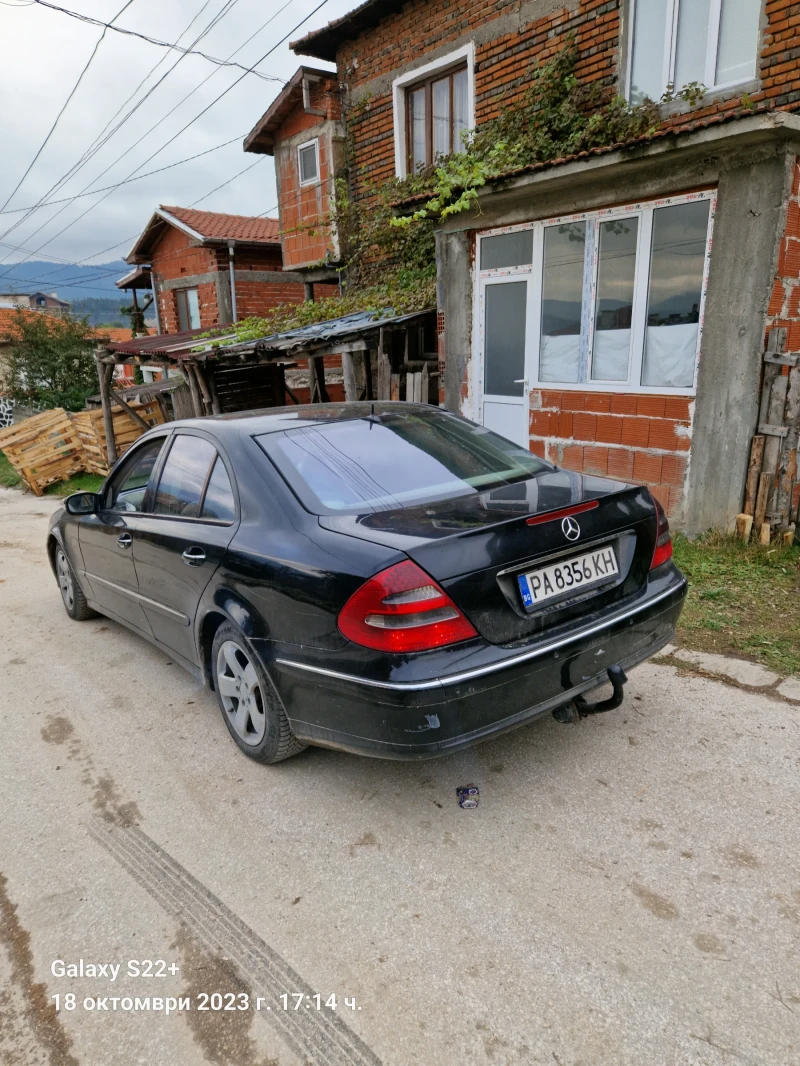 Mercedes-Benz E 270, снимка 11 - Автомобили и джипове - 49441526