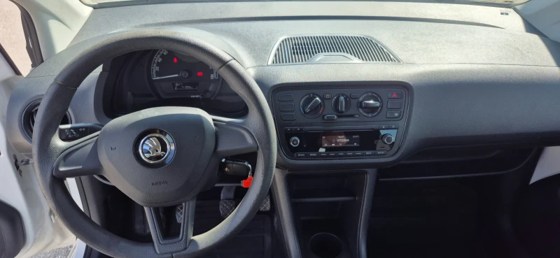 VW Up 1.0 MPI, снимка 10 - Автомобили и джипове - 51521933