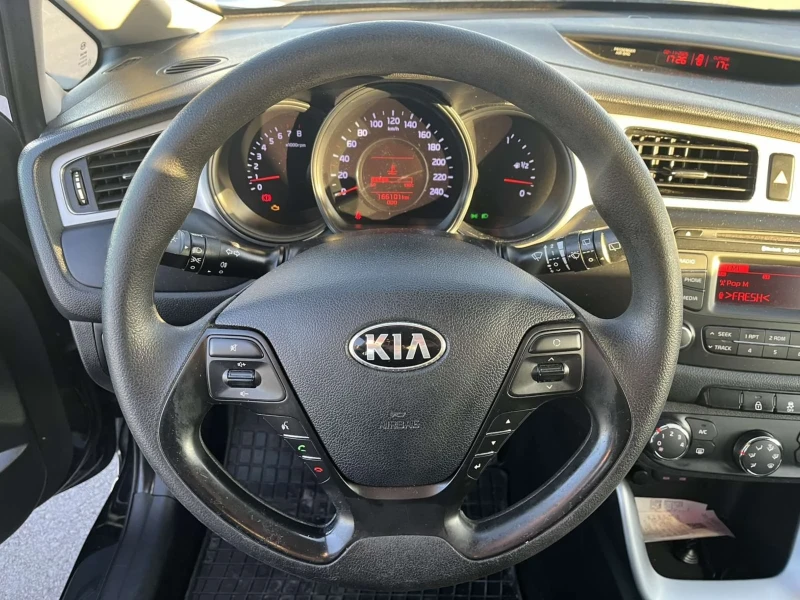 Kia Ceed 1.4, снимка 7 - Автомобили и джипове - 52264936