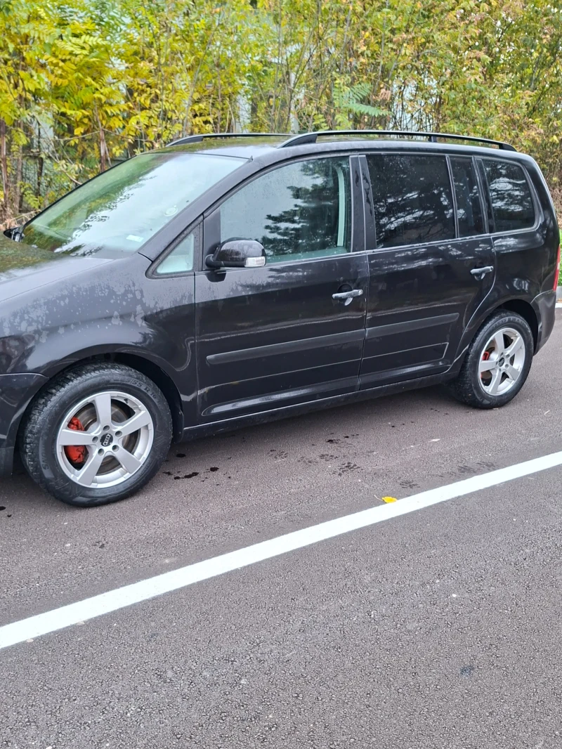 VW Touran 1.6, снимка 3 - Автомобили и джипове - 52907389