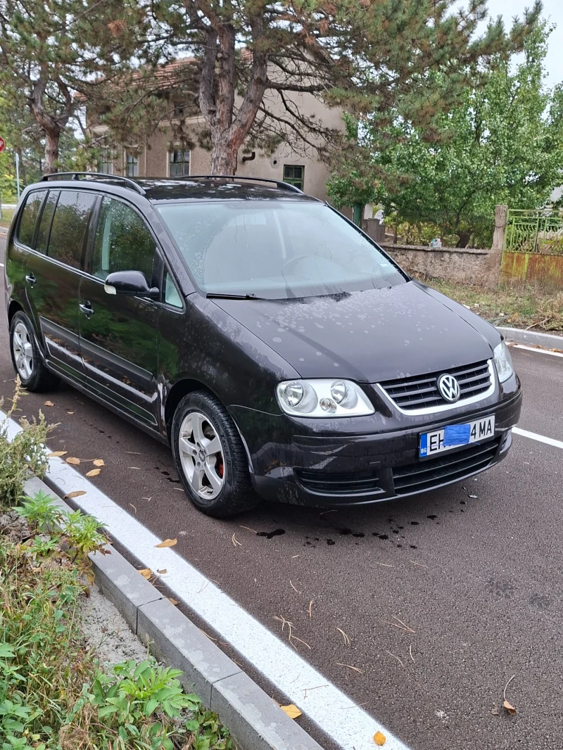 VW Touran 1.6, снимка 2 - Автомобили и джипове - 52907389
