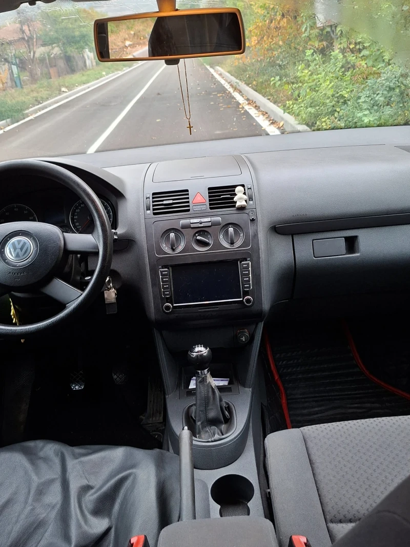 VW Touran 1.6, снимка 6 - Автомобили и джипове - 52907389