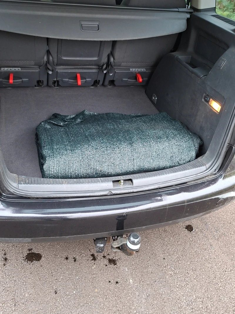 VW Touran 1.6, снимка 5 - Автомобили и джипове - 52907389