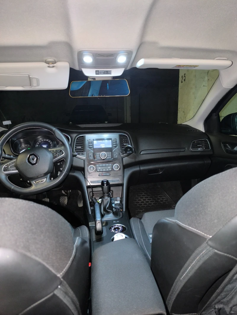 Renault Megane IV, снимка 8 - Автомобили и джипове - 53484011