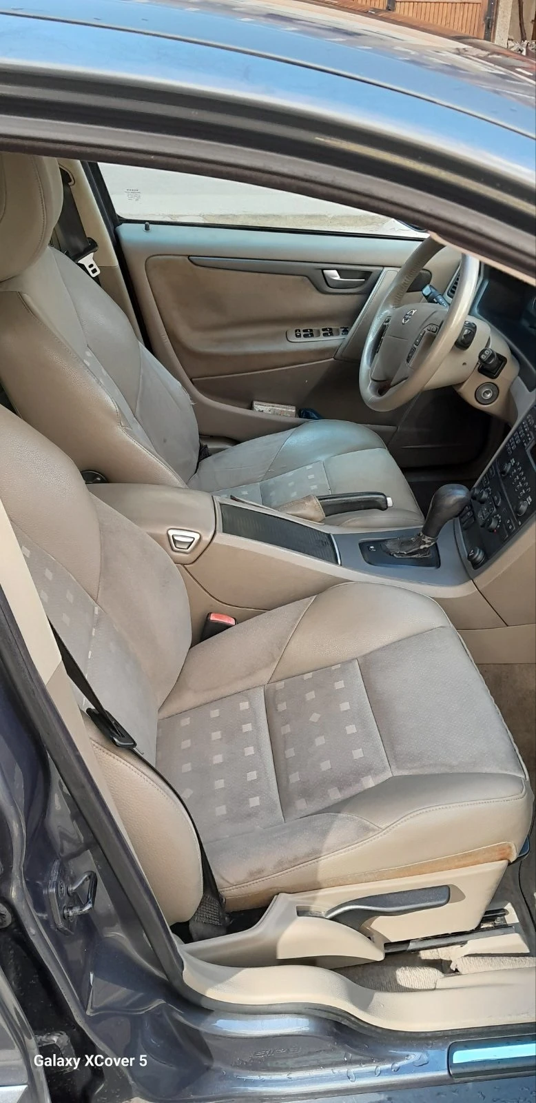 Volvo V70, снимка 6 - Автомобили и джипове - 53831532