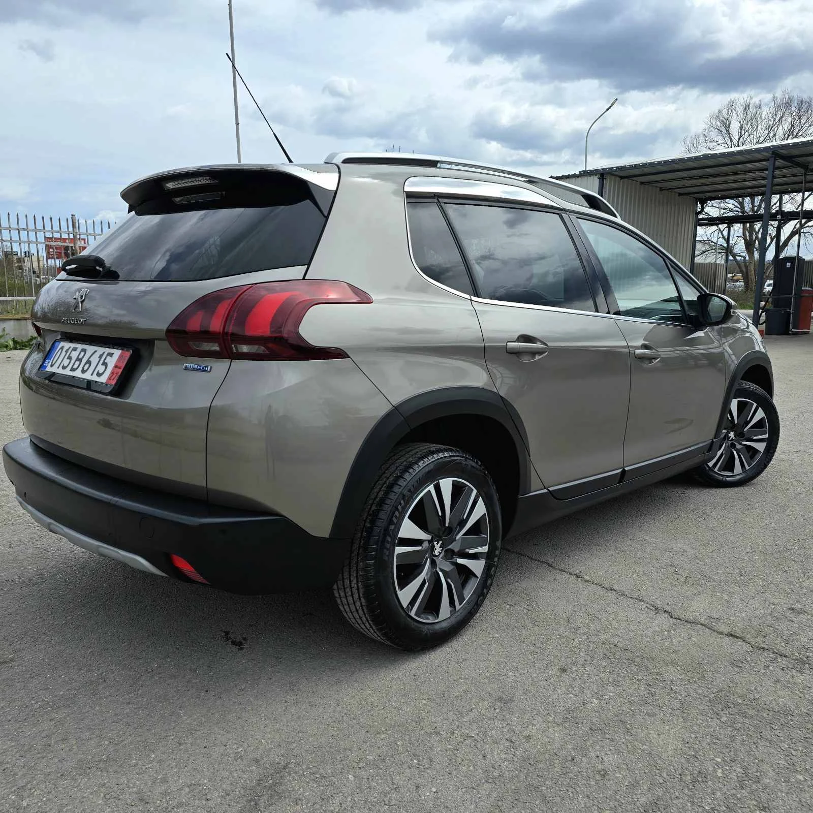Peugeot 2008 КАТО НОВО/FACELIFT/Кожа/CR0SSOVER - изображение 5