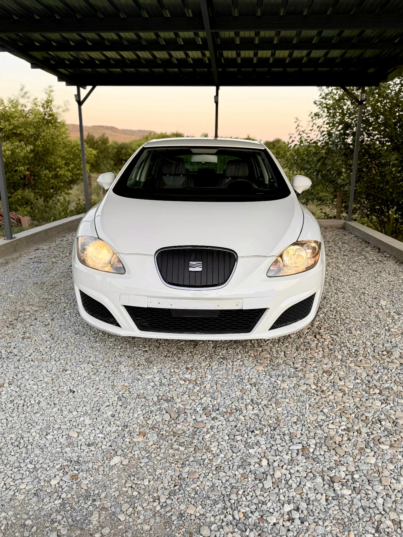Seat Leon 1.6 tdi facelift - изображение 2