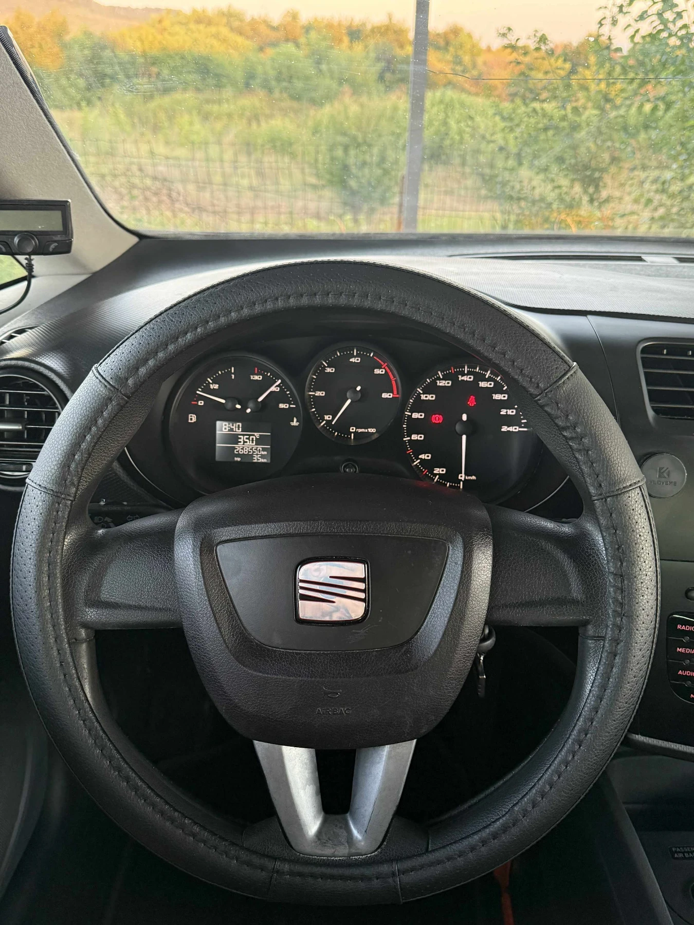 Seat Leon 1.6 tdi facelift - изображение 10