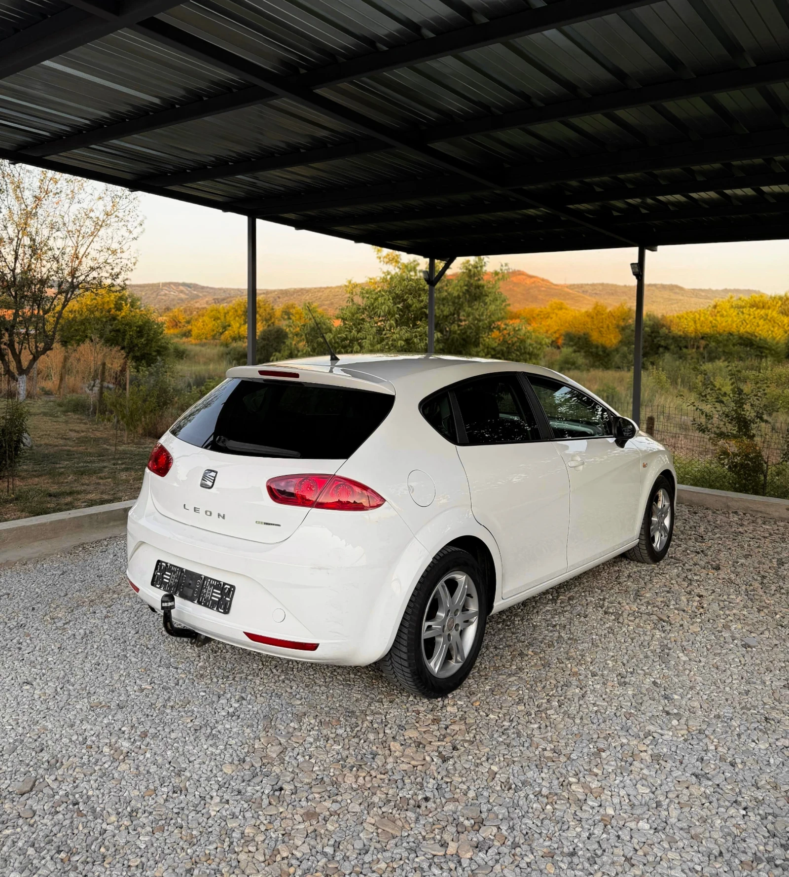 Seat Leon 1.6 tdi facelift - изображение 6
