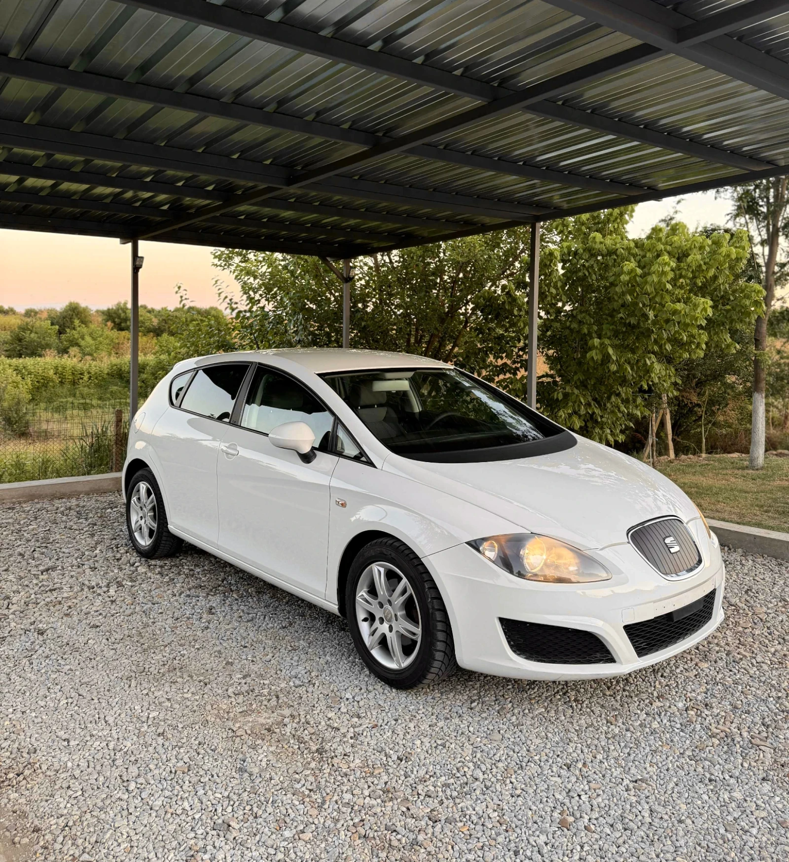 Seat Leon 1.6 tdi facelift - изображение 3