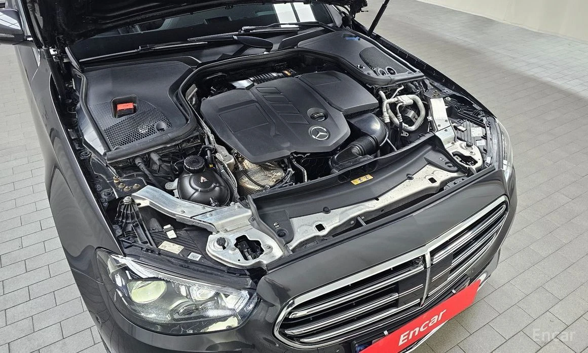 Mercedes-Benz E 220, снимка 6 - Автомобили и джипове - 54200308